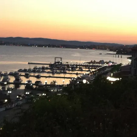 Chateau Nessebar شقة سفيتي فلاس